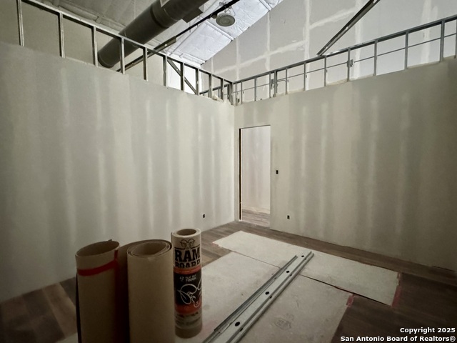 Listing photo id 11 for 12227 Huebner Rd 105
