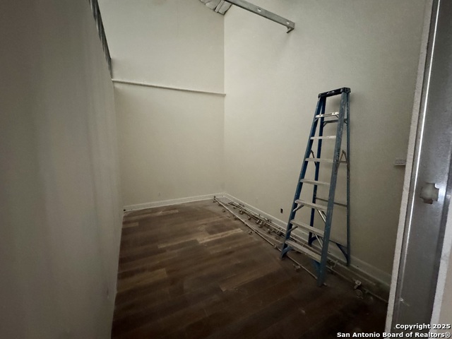 Listing photo id 13 for 12227 Huebner Rd 105