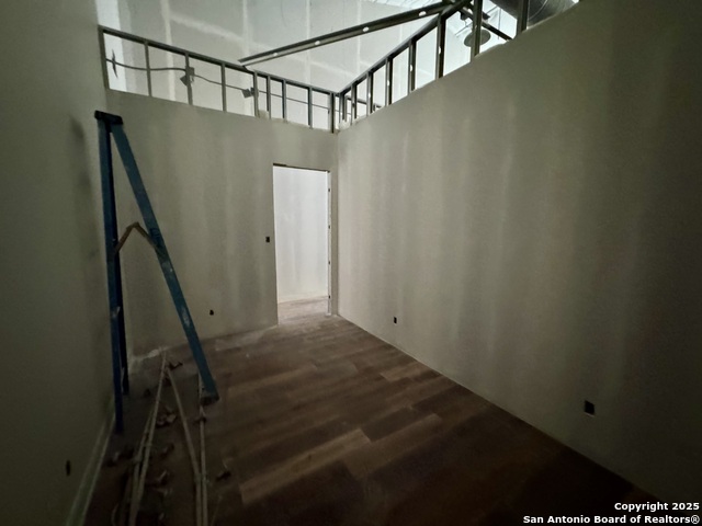 Listing photo id 15 for 12227 Huebner Rd 105