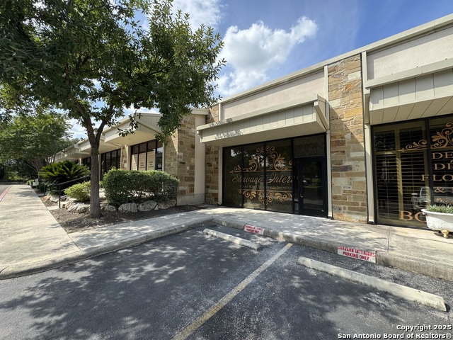 Listing photo id 0 for 12227 Huebner Rd 105