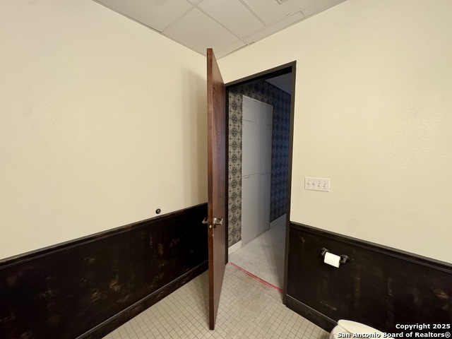 Listing photo id 20 for 12227 Huebner Rd 105