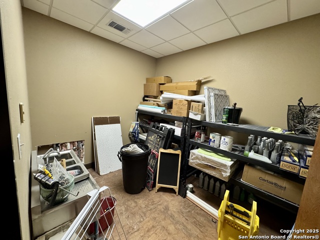 Listing photo id 23 for 12227 Huebner Rd 105