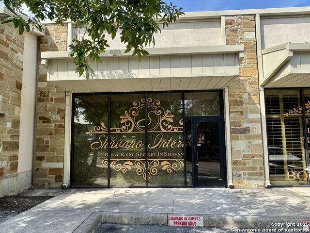 Listing photo id 1 for 12227 Huebner Rd 105