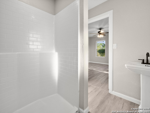 Image 24 of 27 For 19551 Fm 463