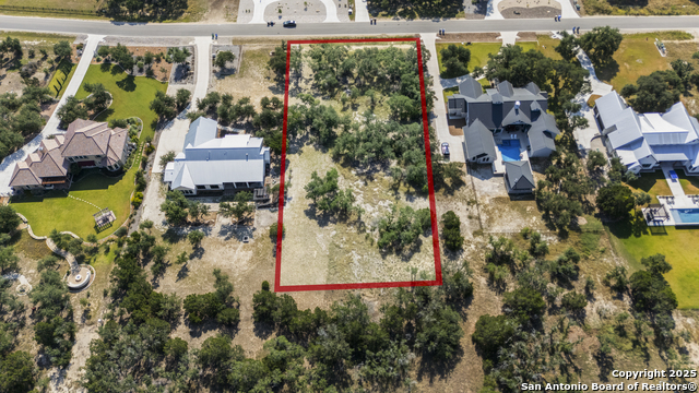 Listing photo id 8 for 918 Maximino Ridge