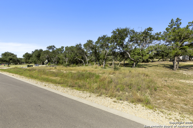 Listing photo id 11 for 918 Maximino Ridge