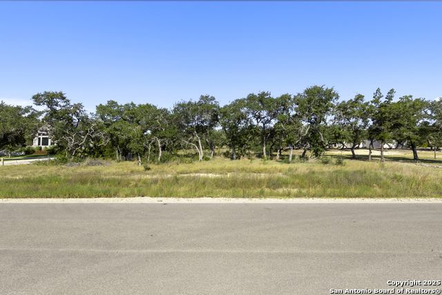 Listing photo id 12 for 918 Maximino Ridge