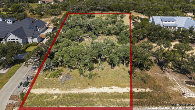 Listing photo id 14 for 918 Maximino Ridge