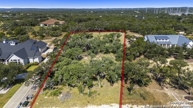 Listing photo id 15 for 918 Maximino Ridge