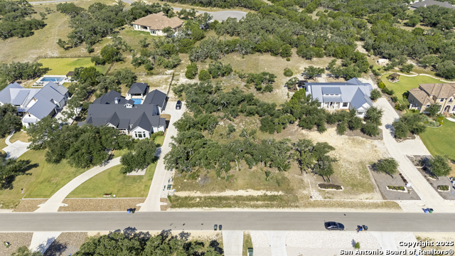 Listing photo id 0 for 918 Maximino Ridge