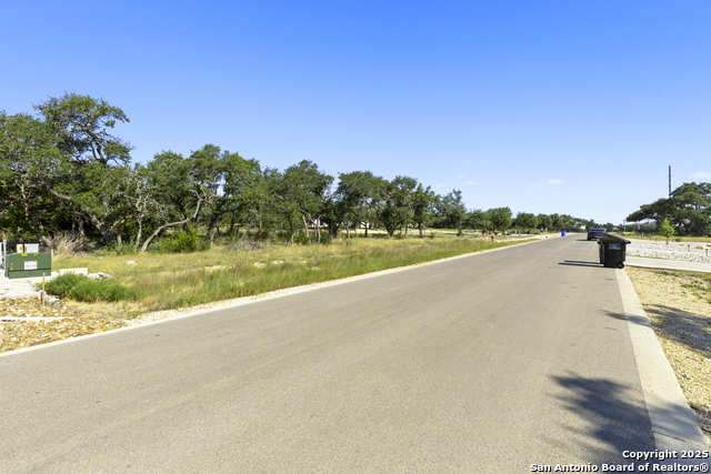 Listing photo id 20 for 918 Maximino Ridge