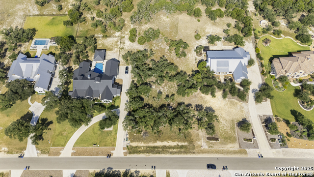 Listing photo id 1 for 918 Maximino Ridge