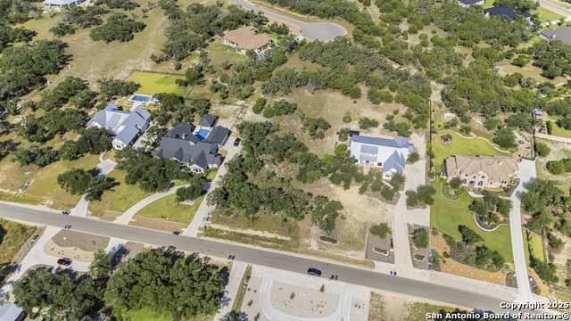 Listing photo id 2 for 918 Maximino Ridge