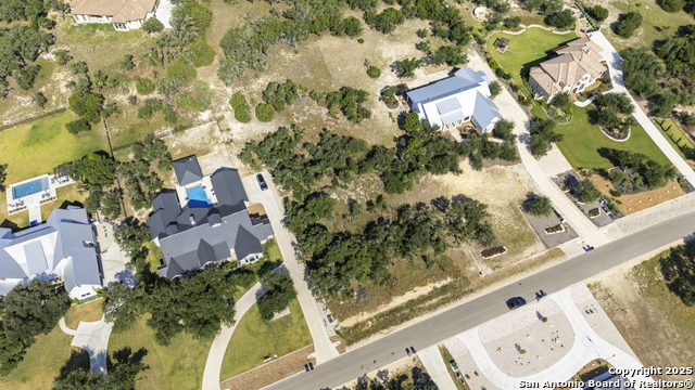 Listing photo id 5 for 918 Maximino Ridge