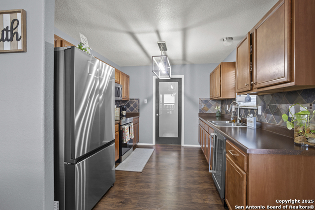 Image 10 of 29 For 5931 Aspen Gardens