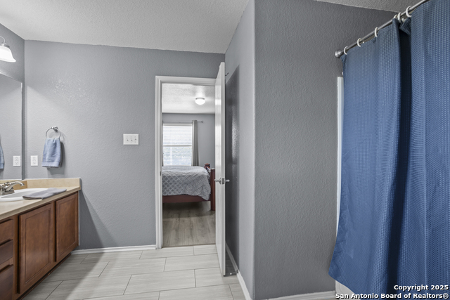 Image 18 of 29 For 5931 Aspen Gardens
