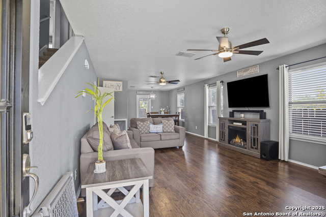 Image 4 of 29 For 5931 Aspen Gardens