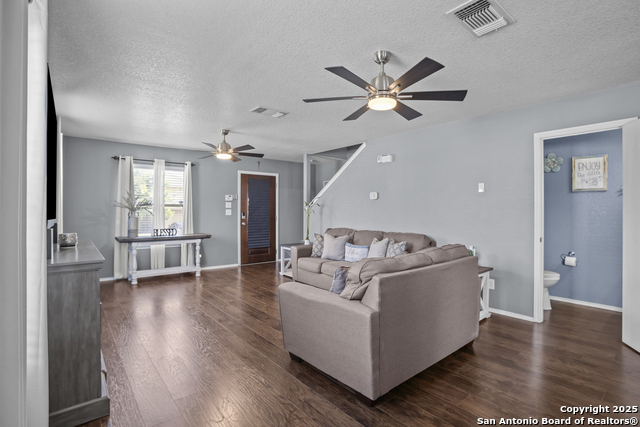 Image 7 of 29 For 5931 Aspen Gardens