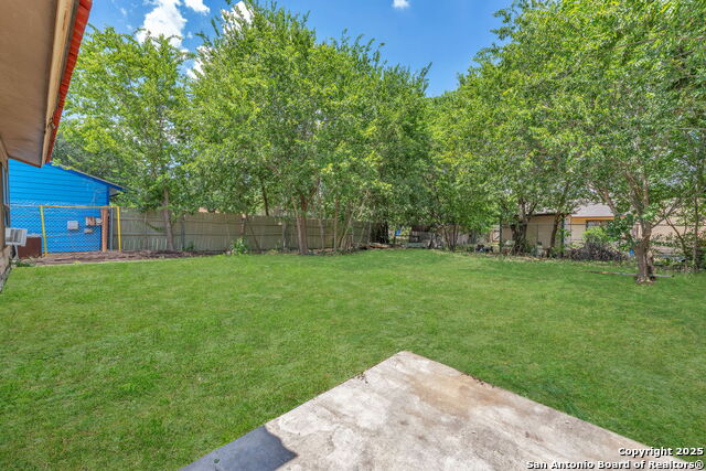 Image 15 of 18 For 4807 Borchers