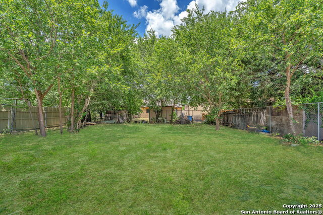 Image 16 of 18 For 4807 Borchers