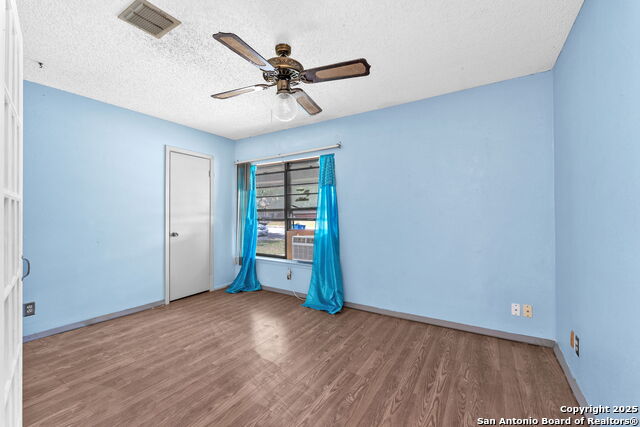 Image 9 of 18 For 4807 Borchers