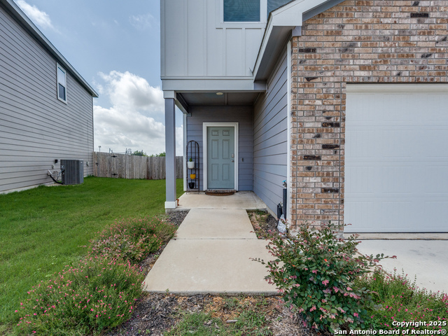 Image 4 of 23 For 5924 Pearl Meadows