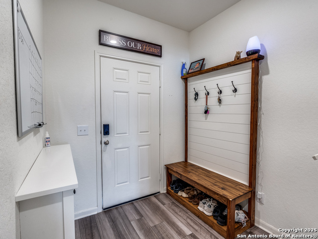 Image 5 of 23 For 5924 Pearl Meadows