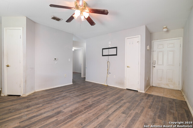 Image 3 of 12 For 6626 Walnut Valley Dr