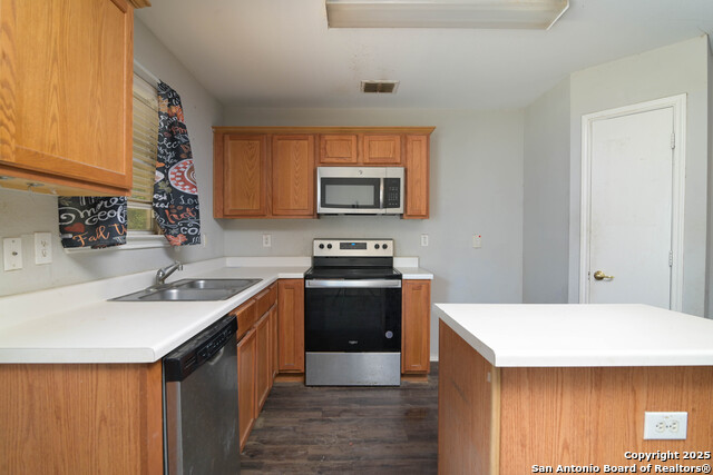 Image 6 of 12 For 6626 Walnut Valley Dr