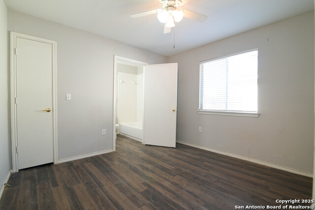 Image 7 of 12 For 6626 Walnut Valley Dr