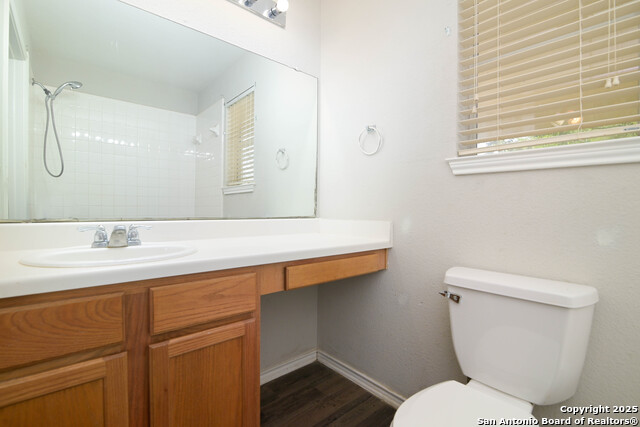 Image 8 of 12 For 6626 Walnut Valley Dr