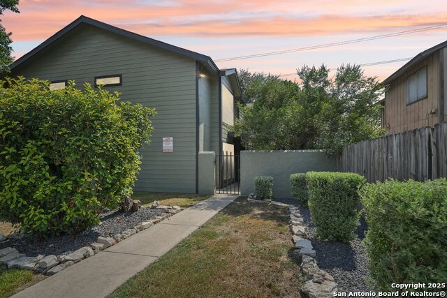 Details for 10609 Starcrest  10611, San Antonio, TX 78217