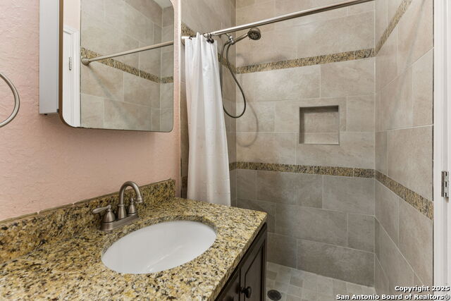 Listing photo id 12 for 119 Colton  