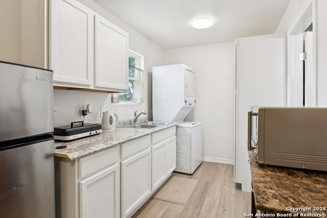 Listing photo id 22 for 119 Colton  