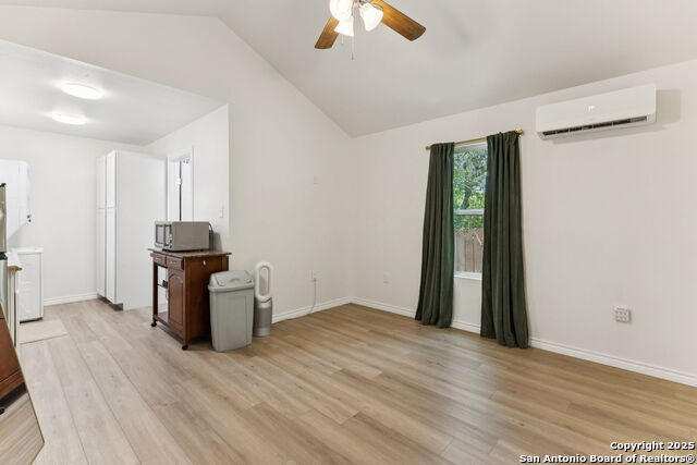 Listing photo id 23 for 119 Colton  