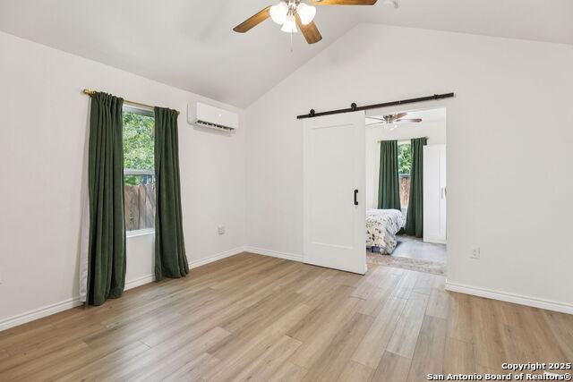 Listing photo id 24 for 119 Colton  