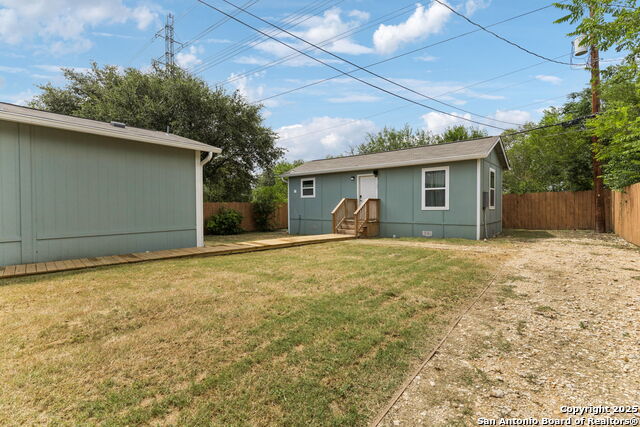 Listing photo id 26 for 119 Colton  