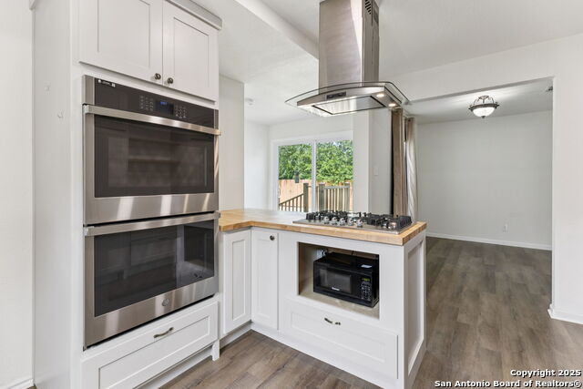 Listing photo id 2 for 119 Colton  