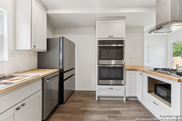 Listing photo id 3 for 119 Colton  