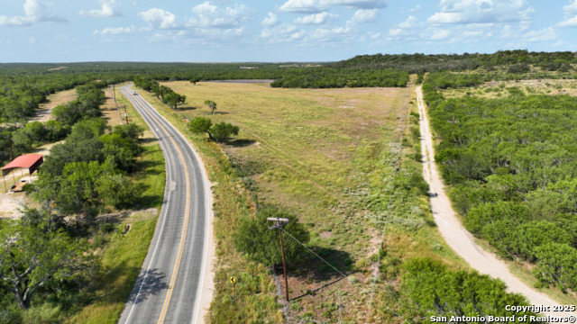 Listing photo id 0 for 32 Ac Fm 791