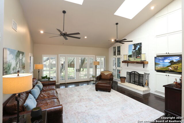 Image 7 of 39 For 29266 Seabiscuit Dr