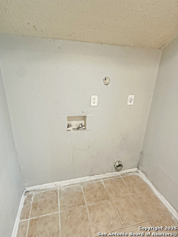 Image 10 of 25 For 7502 Oak Chase  7504
