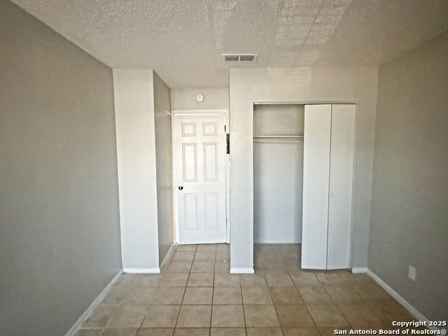 Image 12 of 25 For 7502 Oak Chase  7504