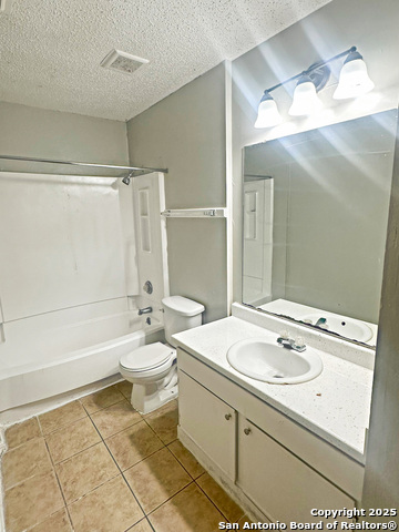 Image 13 of 25 For 7502 Oak Chase  7504