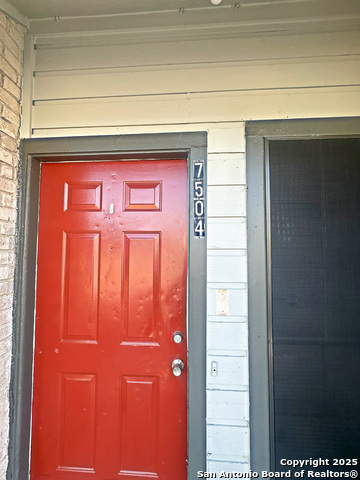 Image 2 of 25 For 7502 Oak Chase  7504
