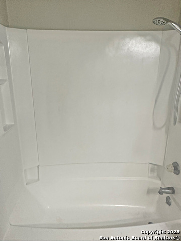 Image 23 of 25 For 7502 Oak Chase  7504