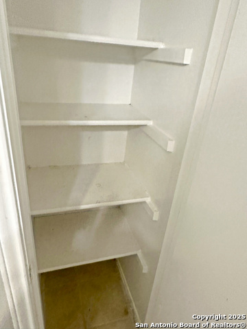 Image 24 of 25 For 7502 Oak Chase  7504