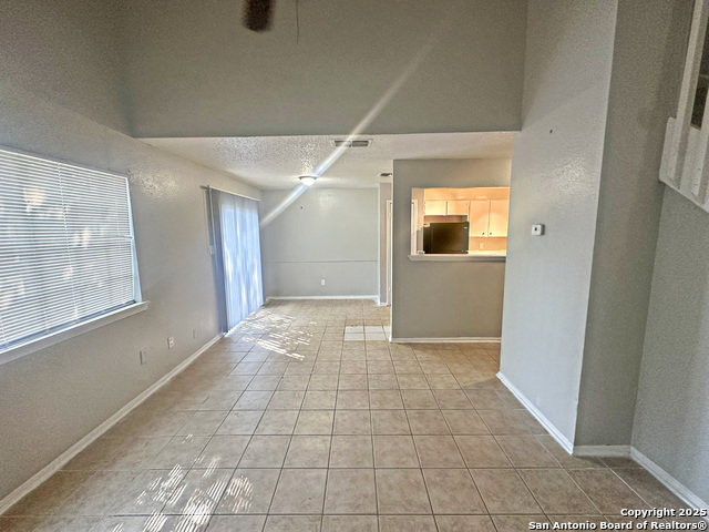 Image 5 of 25 For 7502 Oak Chase  7504