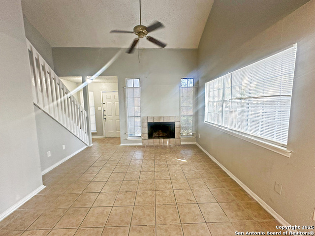 Image 6 of 25 For 7502 Oak Chase  7504