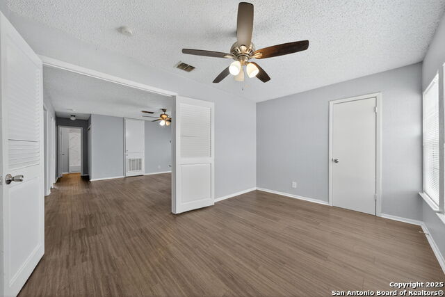 Image 18 of 20 For 4883 Aspen Wood